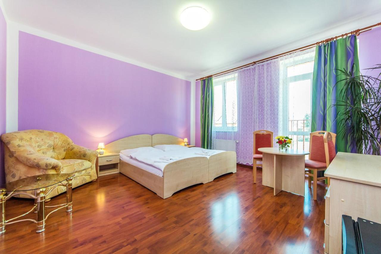 Hotel & Motorest V Udoli Zlateho Potoka Blsany Екстериор снимка