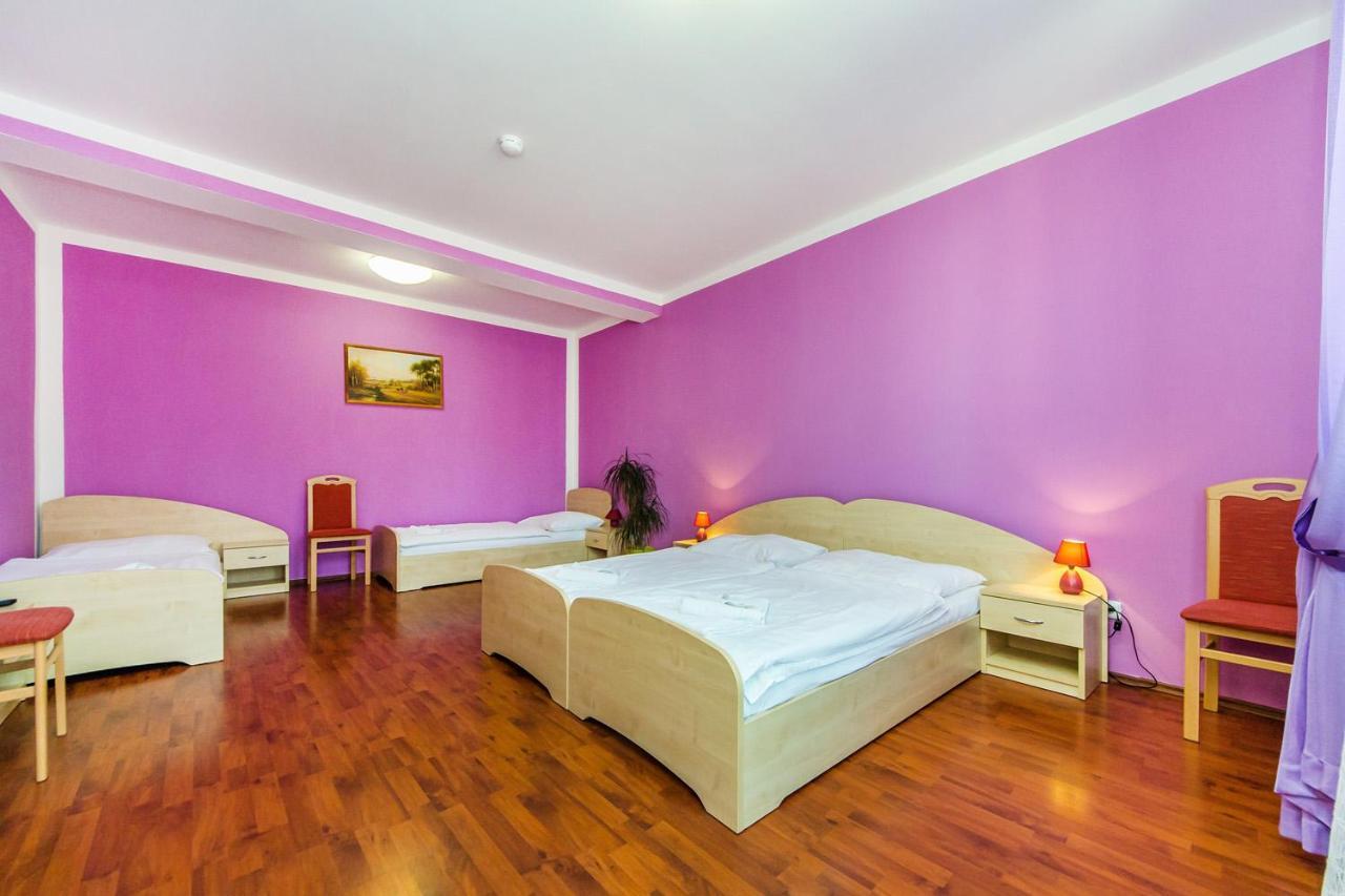 Hotel & Motorest V Udoli Zlateho Potoka Blsany Екстериор снимка