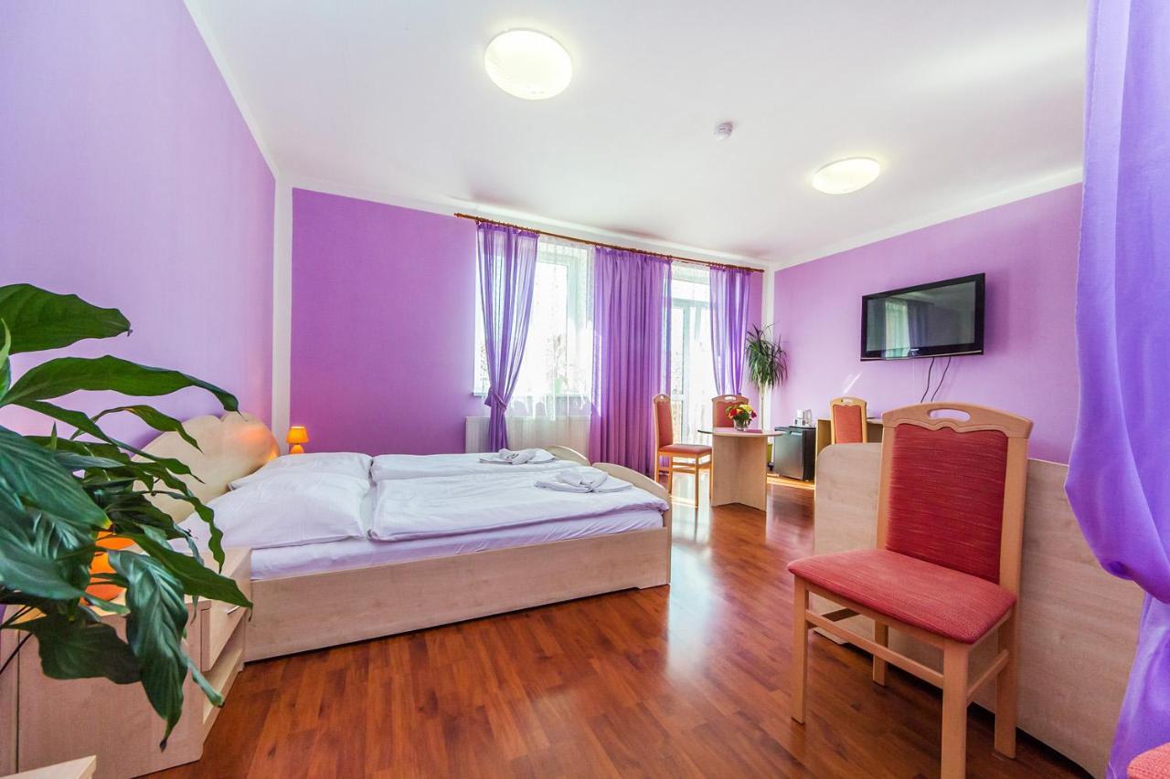 Hotel & Motorest V Udoli Zlateho Potoka Blsany Екстериор снимка
